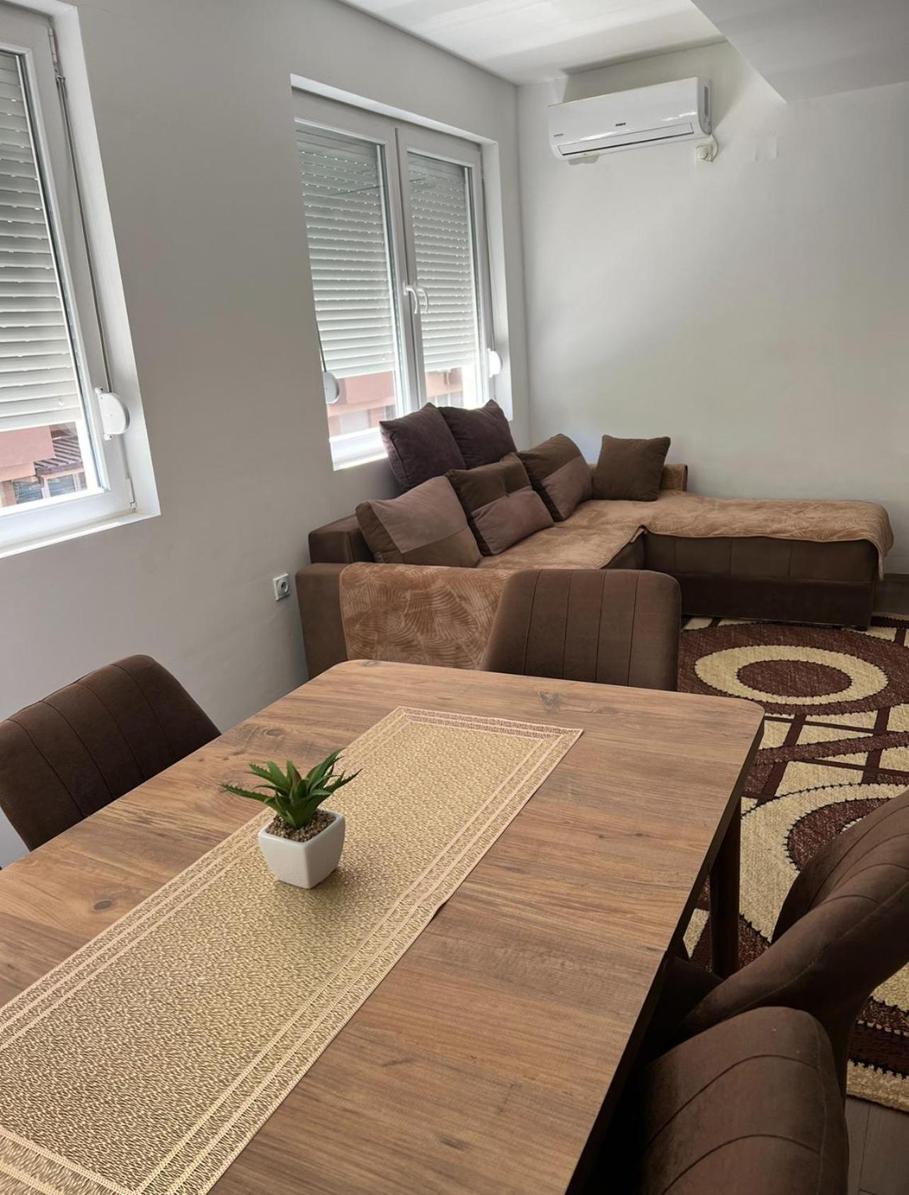 Downtown Great Apartment ストルミツァ エクステリア 写真